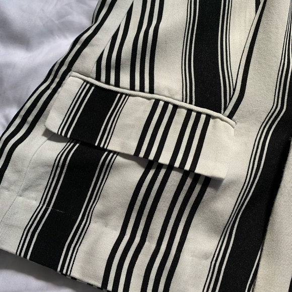 Forever 21 Black & White Striped Blazer - Picture 6 of 8